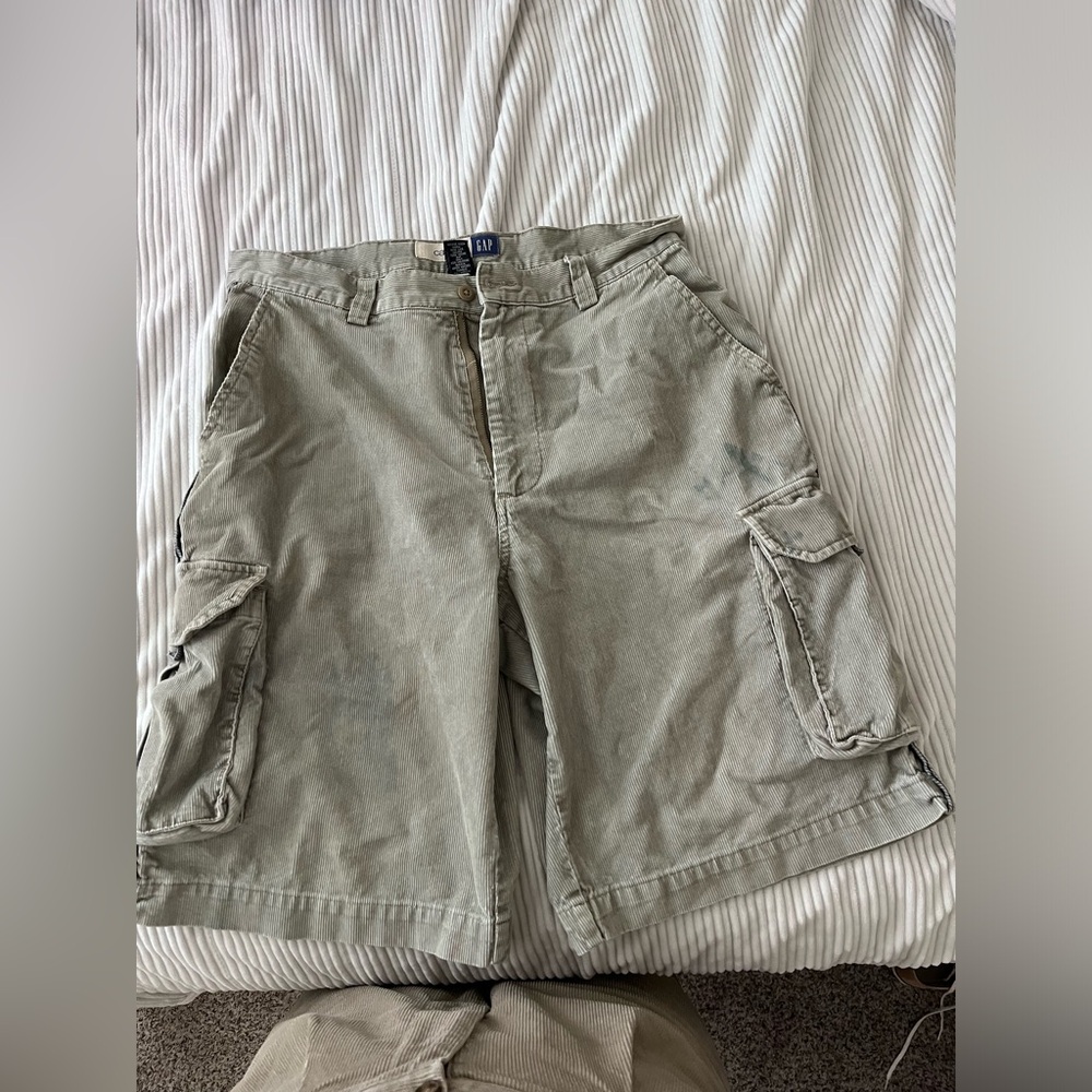Gap cargo shorts